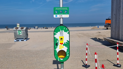 Eerste zonnebrandcrèmepaal in de regio staat op strand van Hoek van Holland